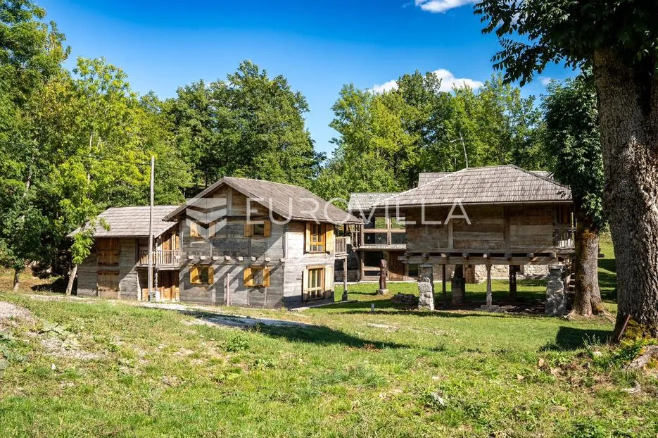 lika, plitvička jezera, ograđeno imanje 40.000 m² s 11 kuća, izuzetna rijetka investicija - slika 54