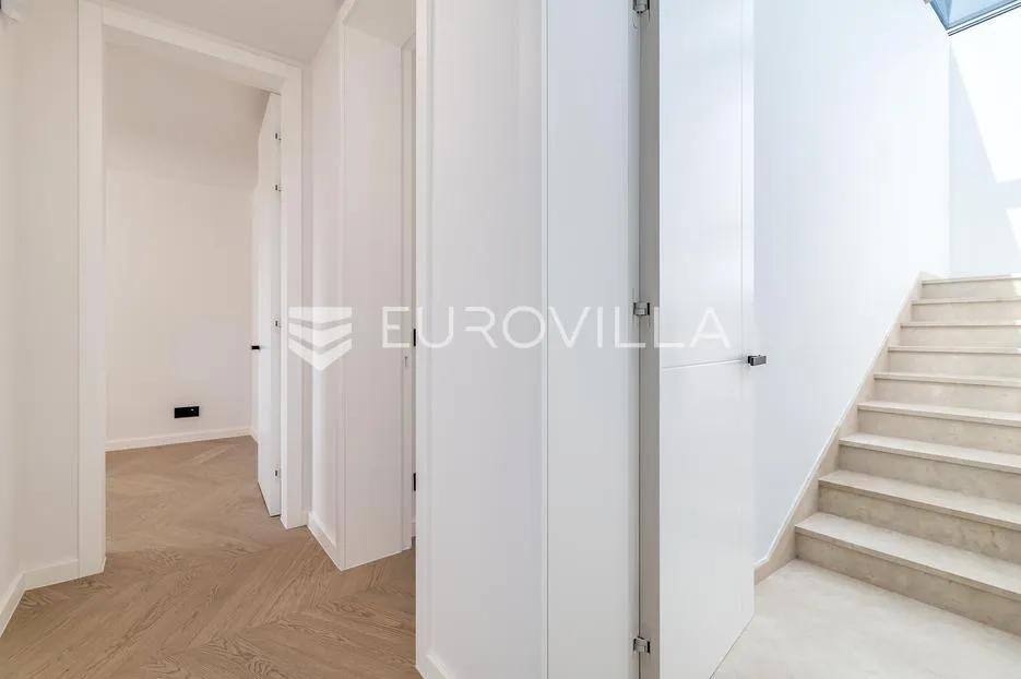 zagreb, medvedgradska, luksuzan četverosobni penthouse s bazenom 324 m² - slika 12