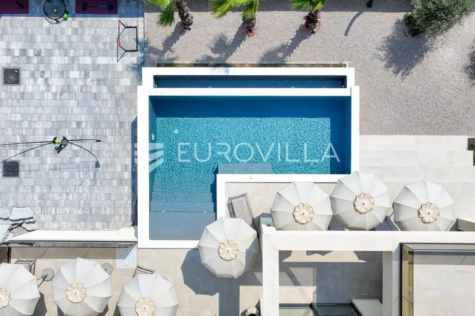 zadar, maslenica, luksuzna vila s bazenom i neometanim pogledom na more 254 m² - slika 21