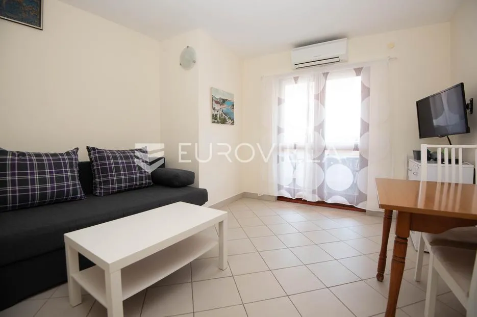 tisno, ekskluzivna apartmanska kuća prvi red do mora s panoramskim pogledom i brodicom - slika 50
