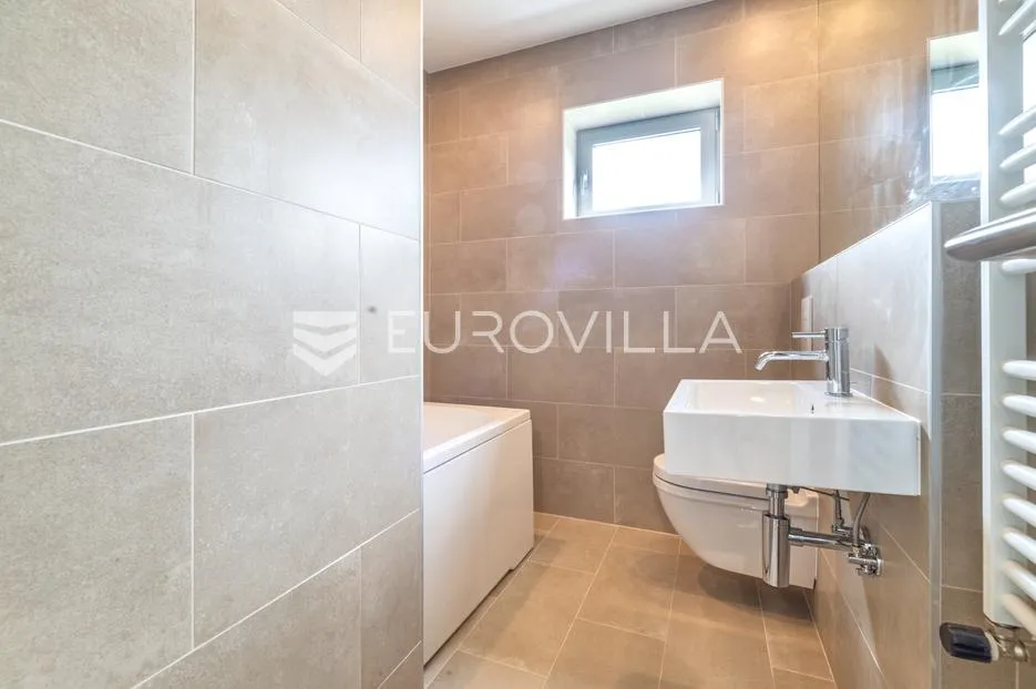 zagreb, gračani, novogradnja, dvoetažan peterosoban stan 159,44 m² s vrtom - slika 9