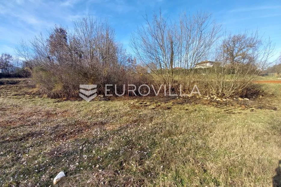 istra, tinjan, građevinsko zemljište u mirnom okruženju - slika 10
