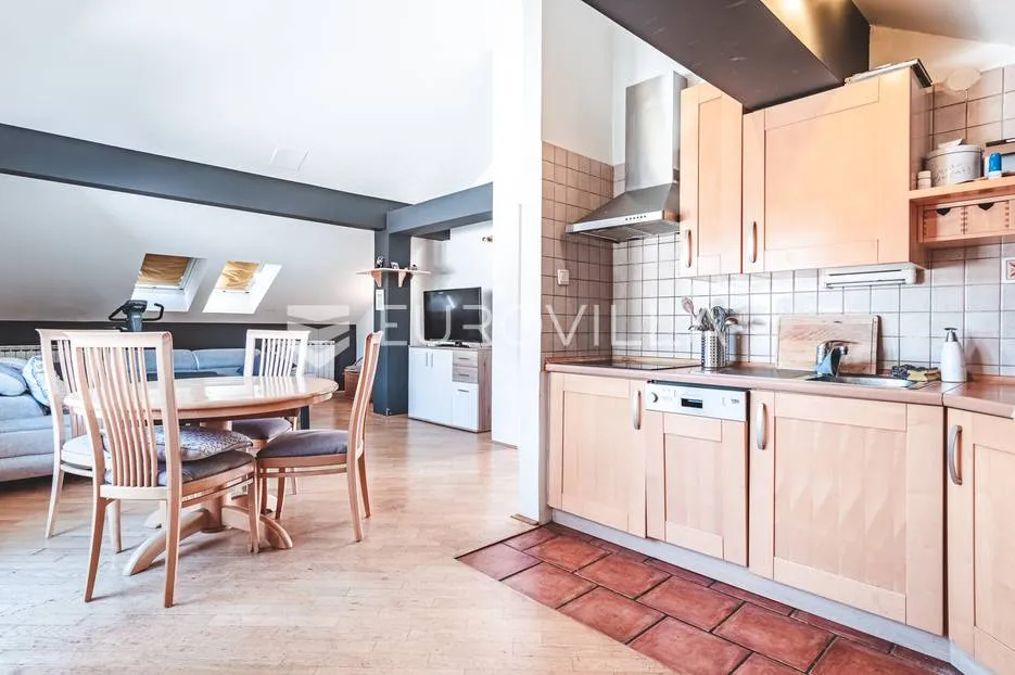 zagreb, gračani, velika obiteljska kuća s neto korisnom površinom od 381 m² - slika 25