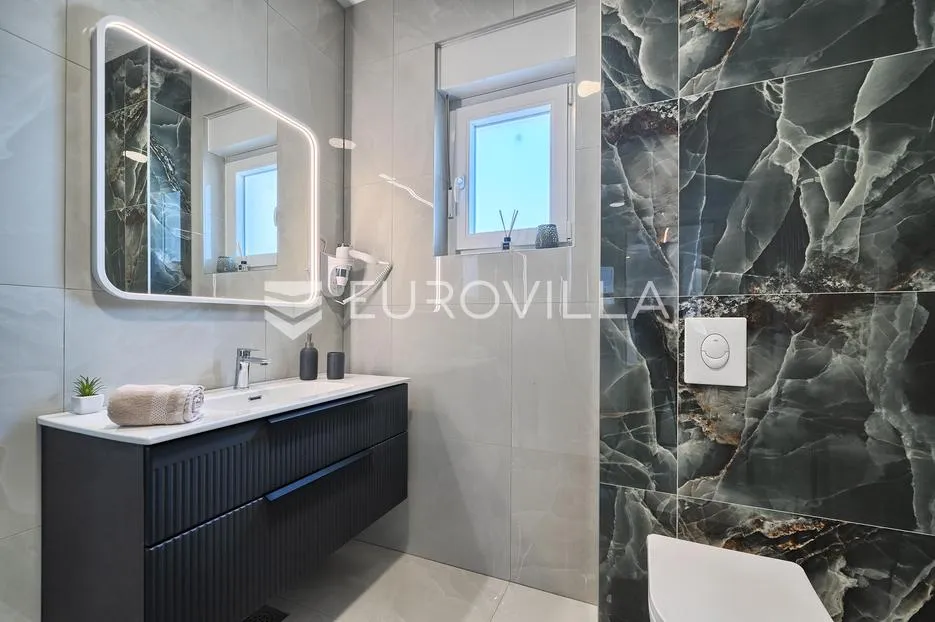kaštel novi, novoizgrađena vila za dugoročni najam - slika 12