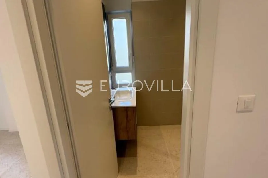 rijeka, vojak, adaptiran stan površine 97 m² s balkonom - slika 8