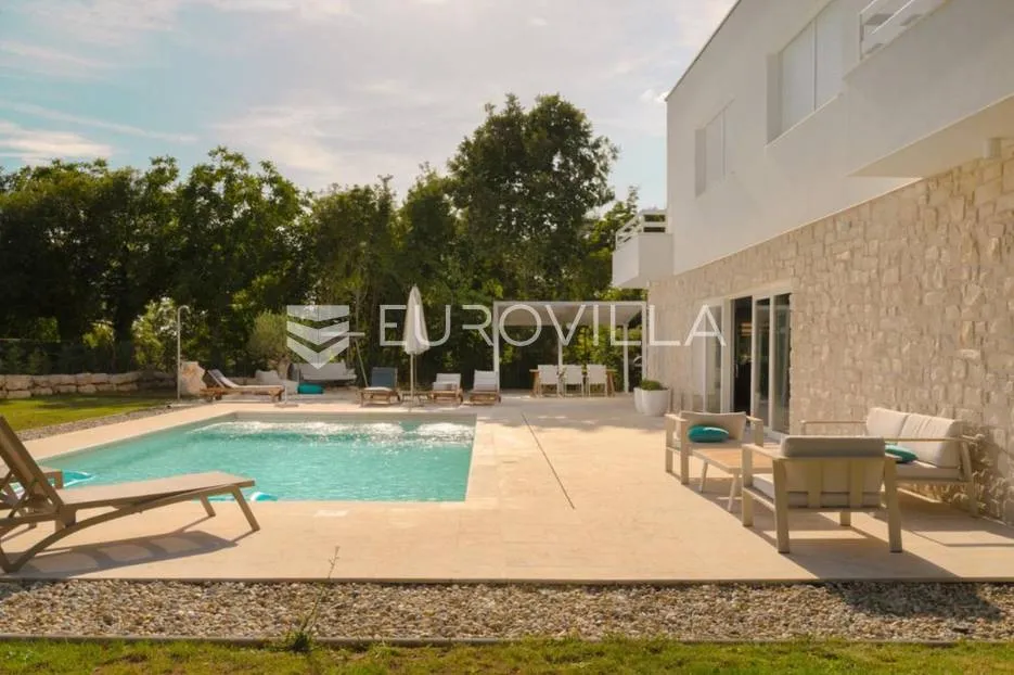 istra, žminj, prekrasna vila od 160 m2, na velikoj okućnici od 1100 m2 - slika 29