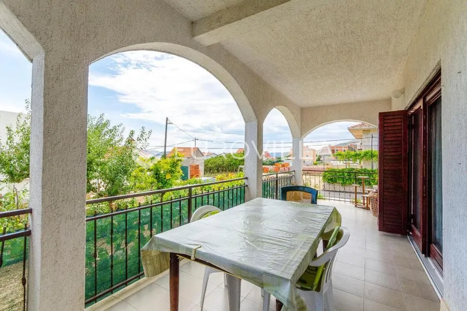 trogir, trosoban stan za sezonske radnike - slika 12