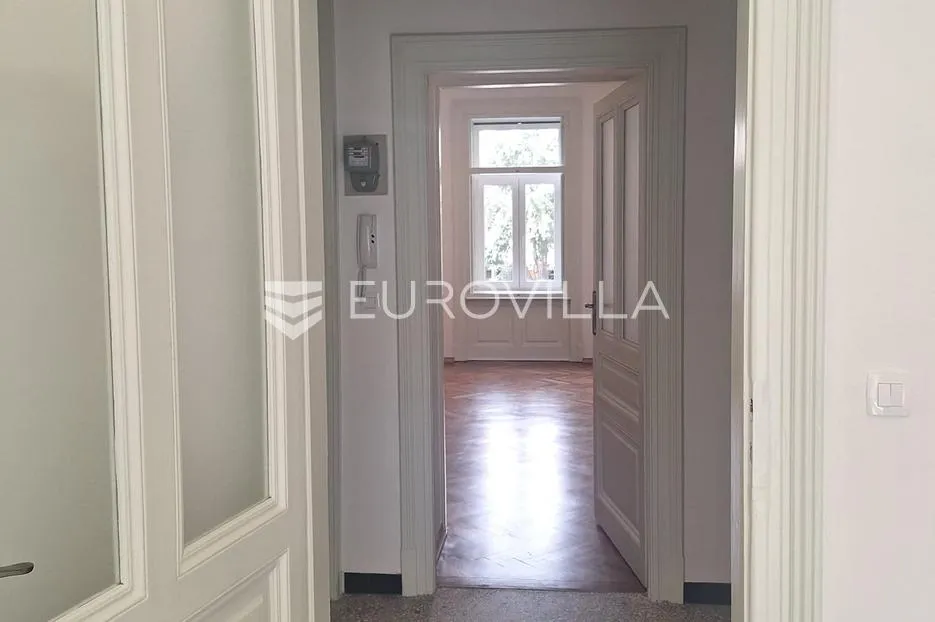 Rijeka, Centar, trosoban stan 81,31 m² kompletno adaptiran i moderno uređen