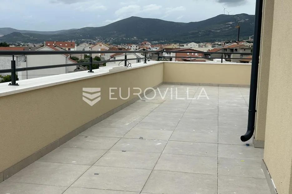 kaštel lukšić, četverosobni penthouse neto korisne površine od 112,08 m² s krovnom terasom - slika 12