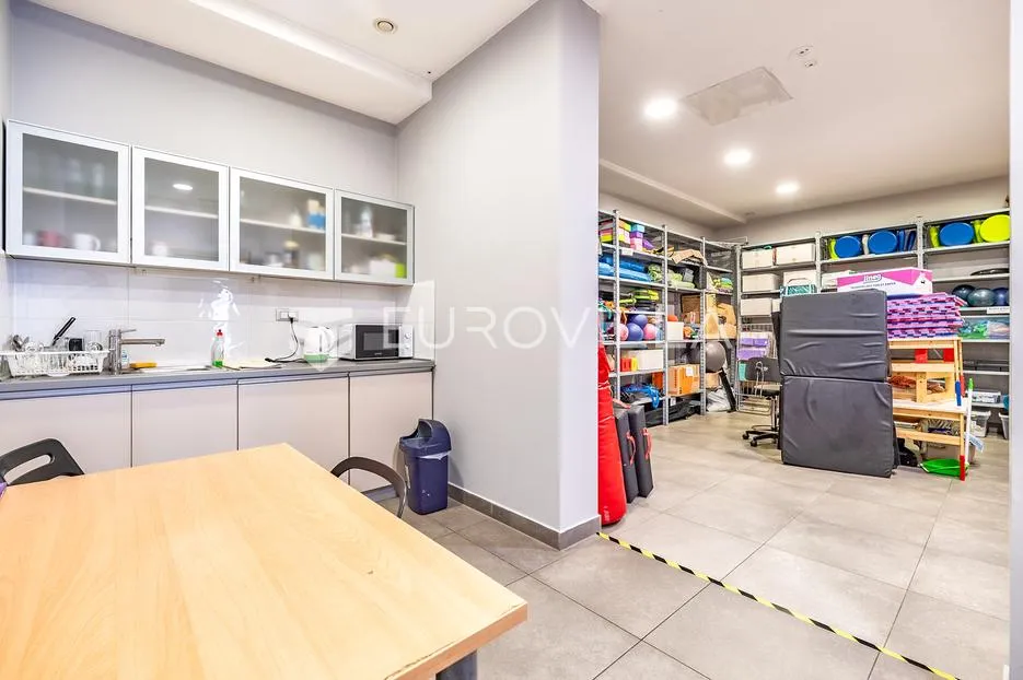 zagreb, maksimir, atraktivan poslovni prostor 385 m², blizina bolnice rebro, 7 parkinga - slika 6