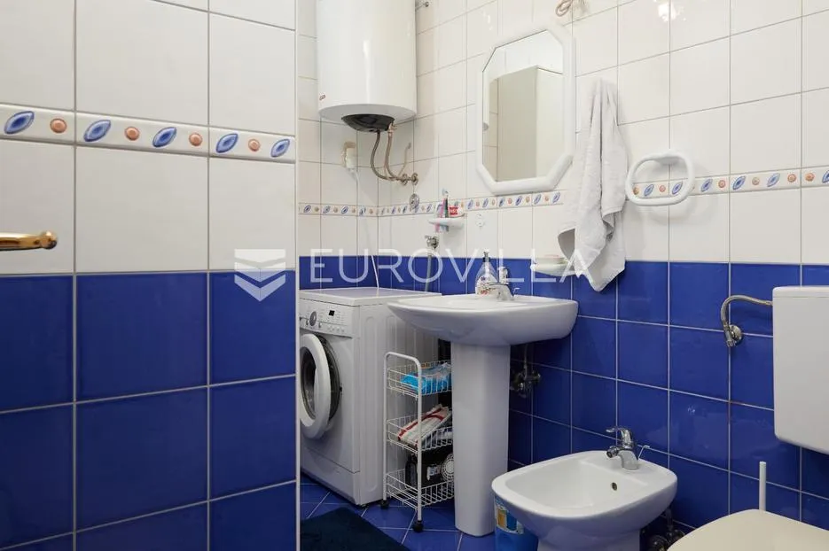 trogir, saldun, dvosoban stan površine 90 m2 s pogledom na more - slika 17