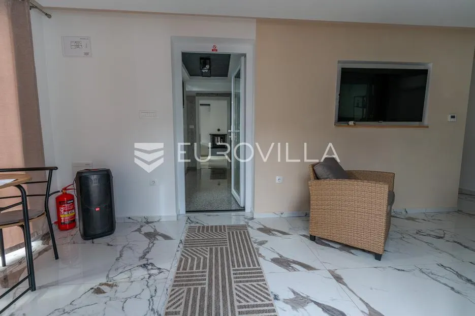 velika, vila za odmor na atraktivnoj lokaciji - slika 13