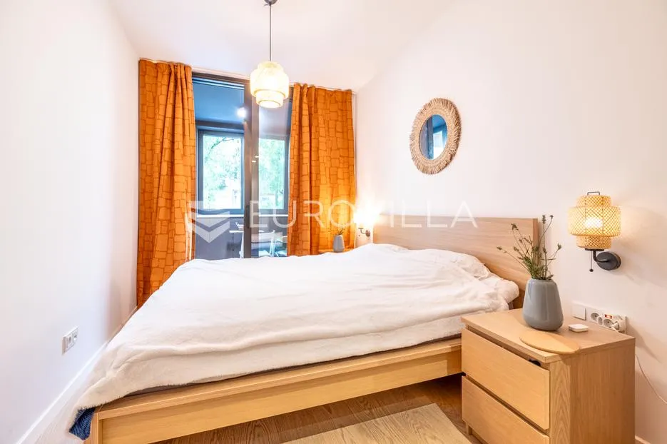 zagreb, britanac prekrasan trosoban stan 75 m² sa garažom - slika 4