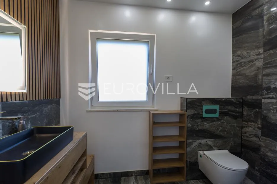 istra, medulin, moderna elegantna vila 200 m² blizu mora i plaža - slika 30