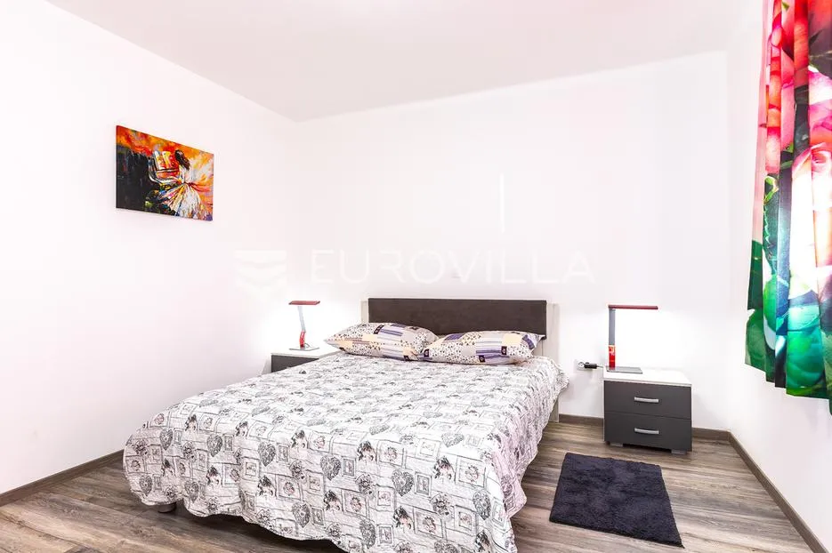 istra, medulin, velika samostojeća kuća sa 7 apartmana 100 m od mora - slika 30