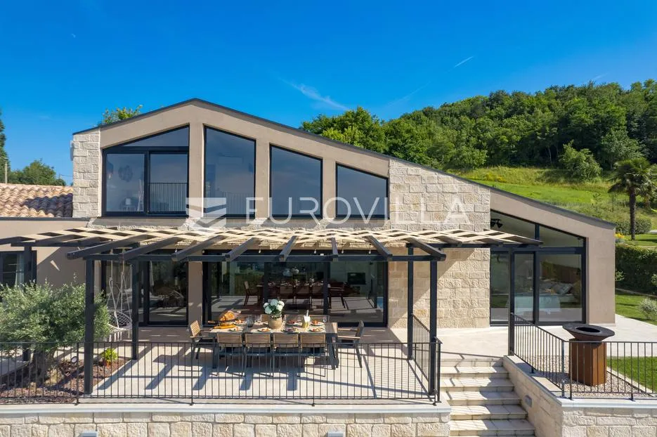 istra, luksuzna vila s panoramskim pogledom u srcu istre - slika 10