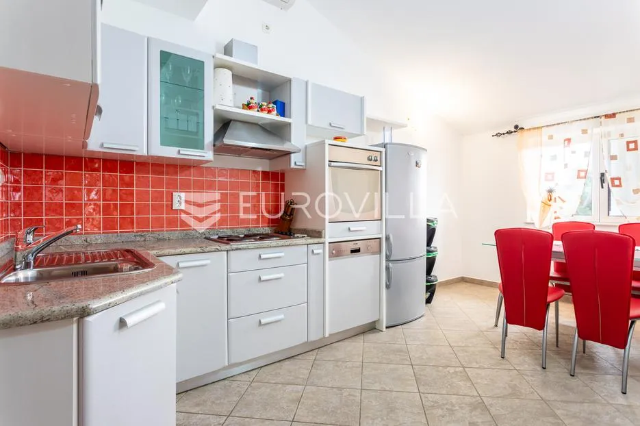 primošten, prekrasna villa sa velikim bazenom - slika 2