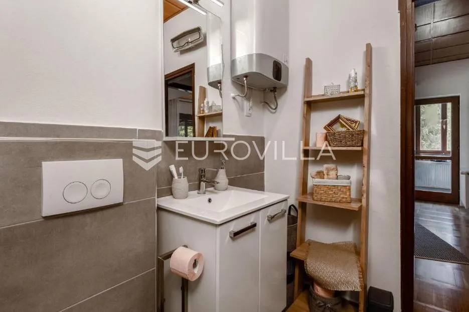 gorski kotar, brod na kupi, kompletno uređena kuća 250 m², jacuzzi, garaža - slika 10