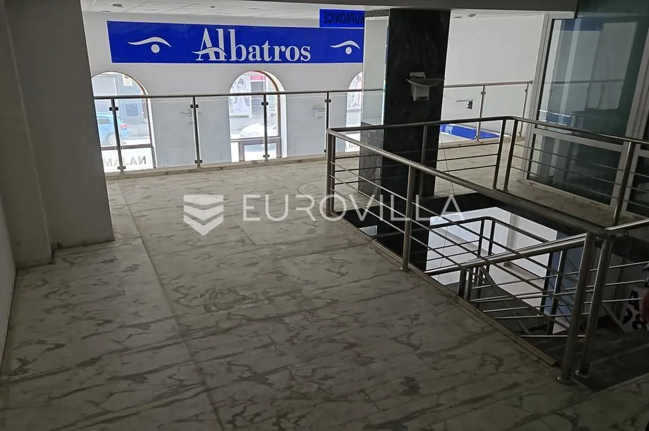 osijek, centar, ulični poslovni prostor za najam 240 m2 (moguće do 900m2) - slika 3