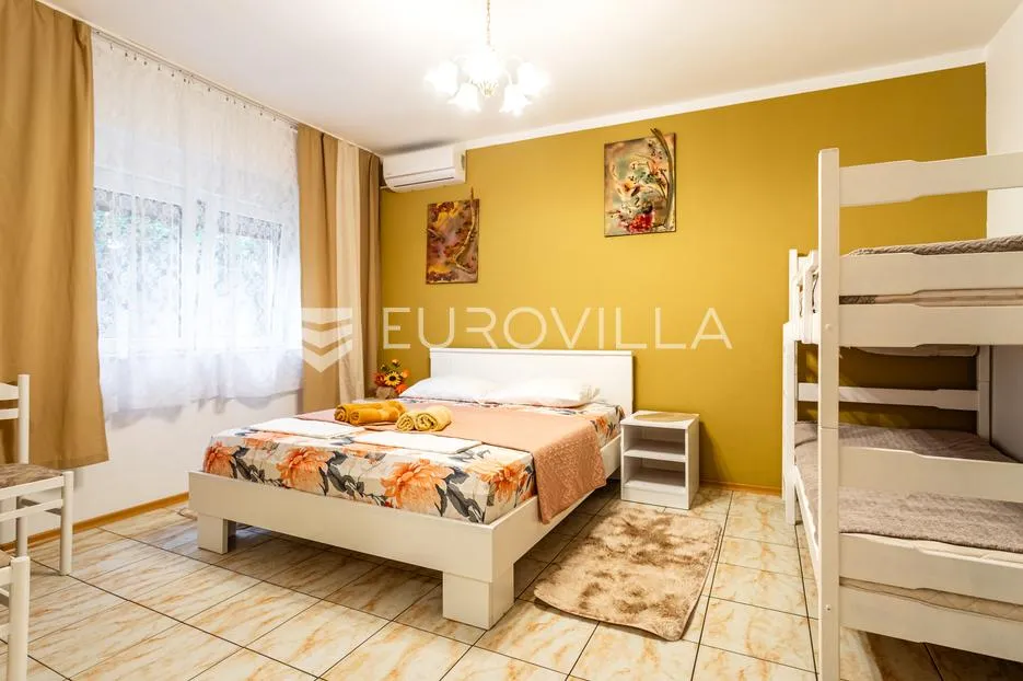 jesenice, omiška rivijera samostojeća kuća ukupne površine 426 m² - slika 16