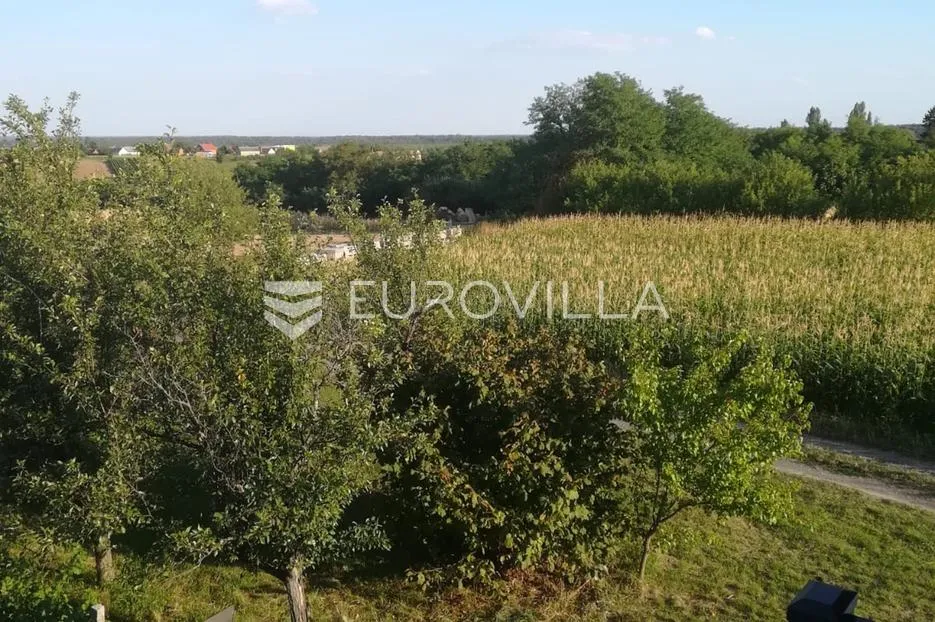 mandićevac, prekrasna vikendica 115 m² sa vinogradom i voćnjakom - slika 4