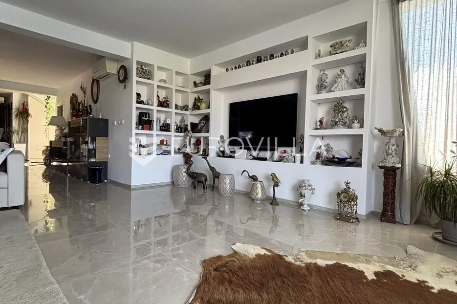 medulin, pješčana uvala, ekskluzivan penthouse prvi red do mora - slika 45