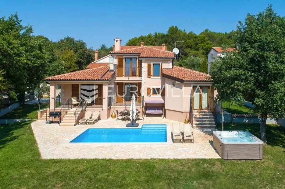 poreč, fuškulin, prekrasna vila okružena zelenilom - slika 4