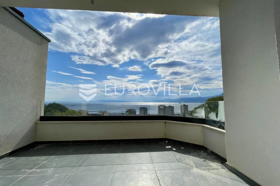 rijeka, banderovo, moderan četverosobni stan 110 m² - slika 17