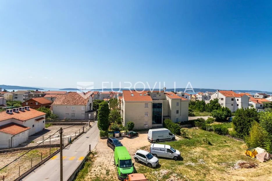kaštel lukšić, trosoban penthouse s krovnom terasom i dva parkirna mjesta - slika 31