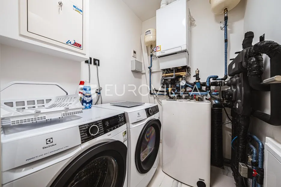 zagreb, donji grad, centar, luksuzan peterosoban stan s loggiom, terasom i vrtom 150 m² - slika 19