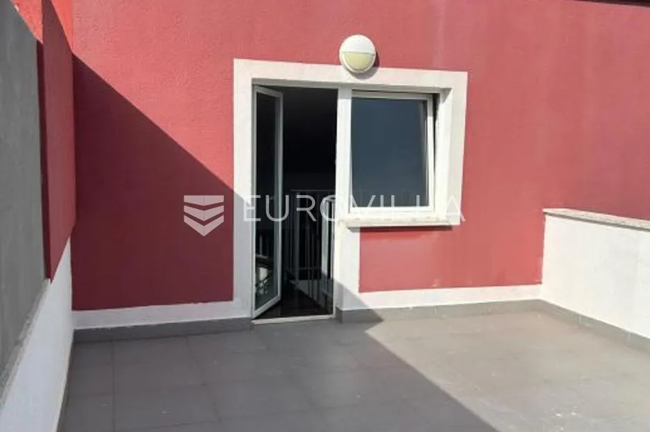 otok rab, palit, dvoetažni apartman s velikom terasom, 400 m od mora - slika 16