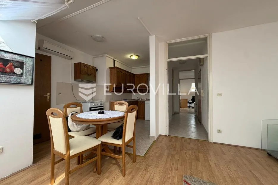 đakovo, centar, trosoban stan 61 m² sa spremištem - slika 2