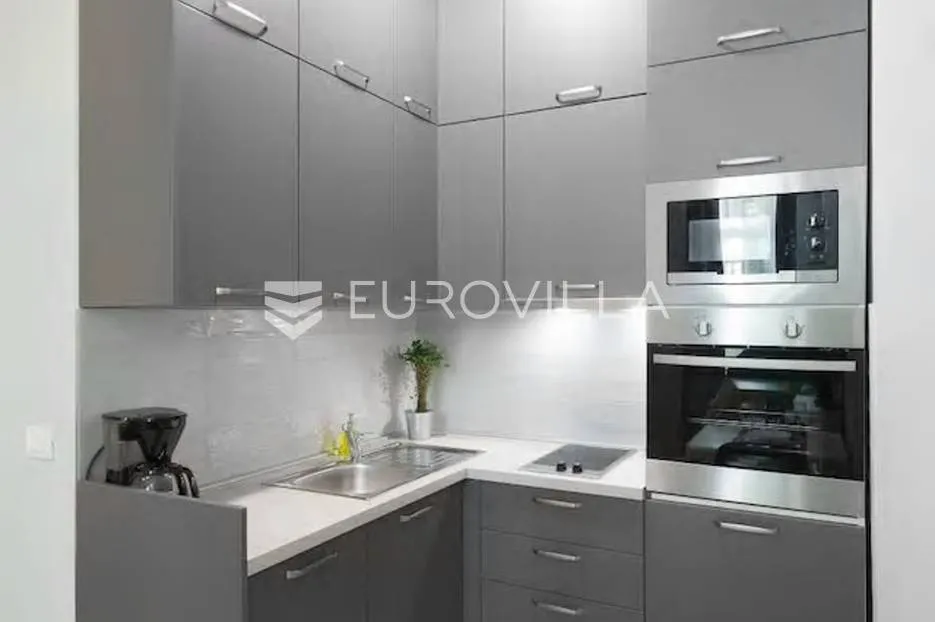 zagreb, centar, studio apartman 28 m² s dvorište, na korištenje - slika 7