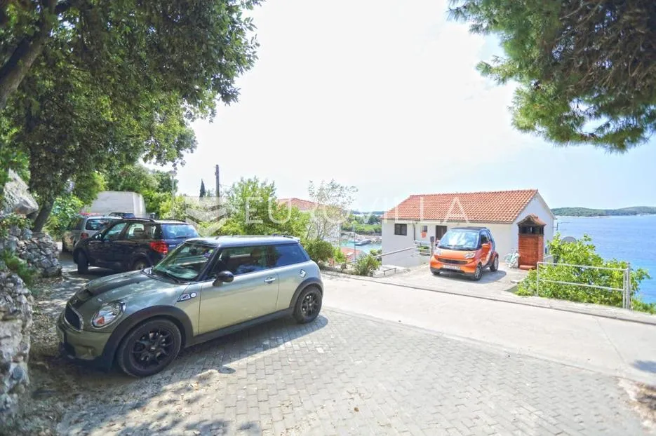 hvar, jedinstvena nekretnina na prekrasnoj poziciji 1.red uz more - slika 13
