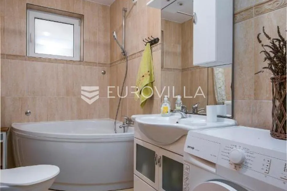 banjole, prekrasna uređena kuća nkp 350 m2 na velikoj okućnici od 3300 m2 - slika 9