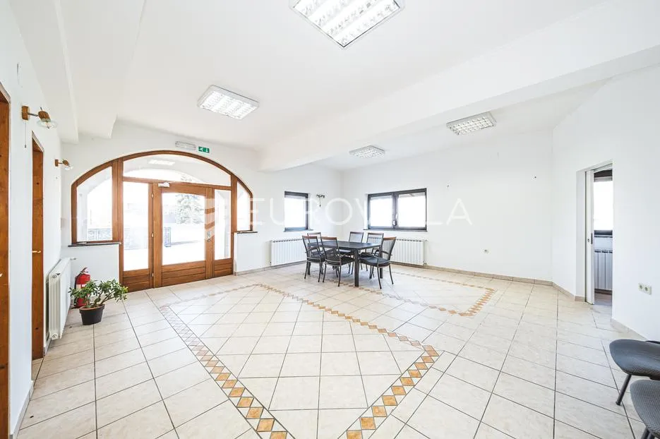sveta nedjelja, kerestinec, poslovni prostor 70 m², parking - slika 4