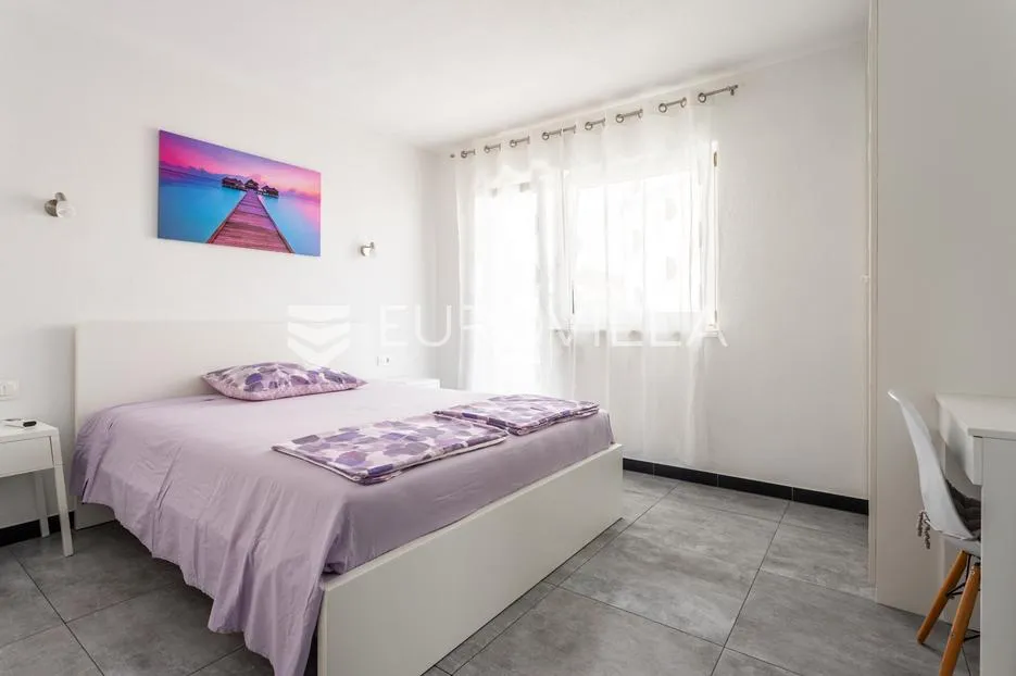 čiovo, slatine, kuća s bazenom na mirnoj lokaciji površine 179 m2 - slika 14