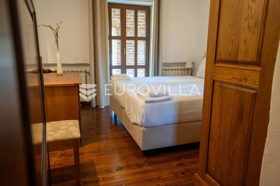 istra, sveti lovreč, kamena vila 269 m2 s bazenom, velikim vrtom i pogledom na more - slika 18