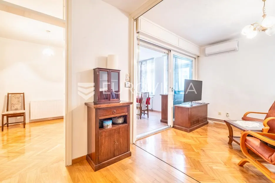 zagreb, pantovčak, dvosoban stan nkp 48 m2 + vpm - slika 3