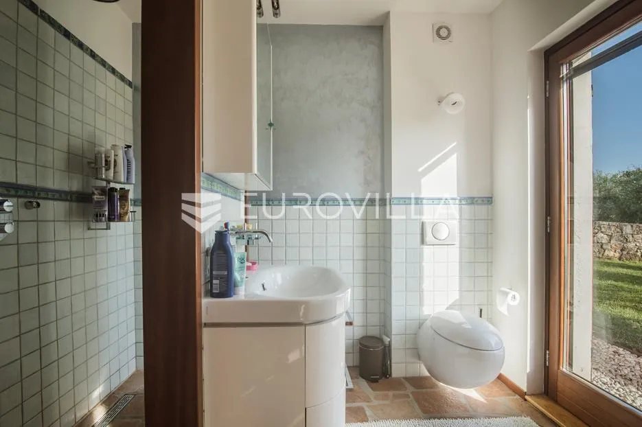 istra, šorići, luksuzna kamena kuća, 388 m², s bazenom i građevinskim zemljištem 4621 m² - slika 44