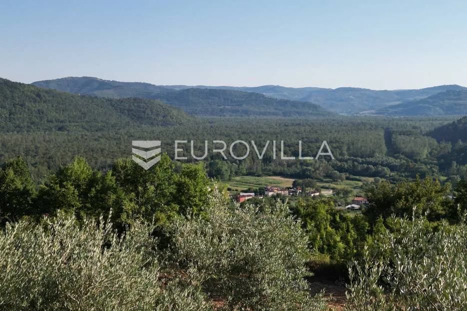 istra, motovun, građevinsko zemljište s pogledom na povijesne gradove - slika 8