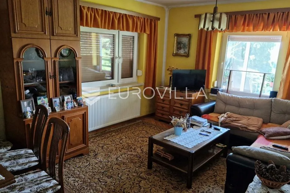 Gornji Kneginec, Varaždin Breg, kuća s prekrasnim dvorištem i pogledom na Varaždin - Varaždin Breg, Gornji Kneginec