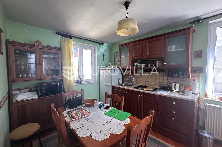 vinkovci, centar, 249.54 m² kuća na 3 etaže pomoćna zgrada te garaža - slika 13