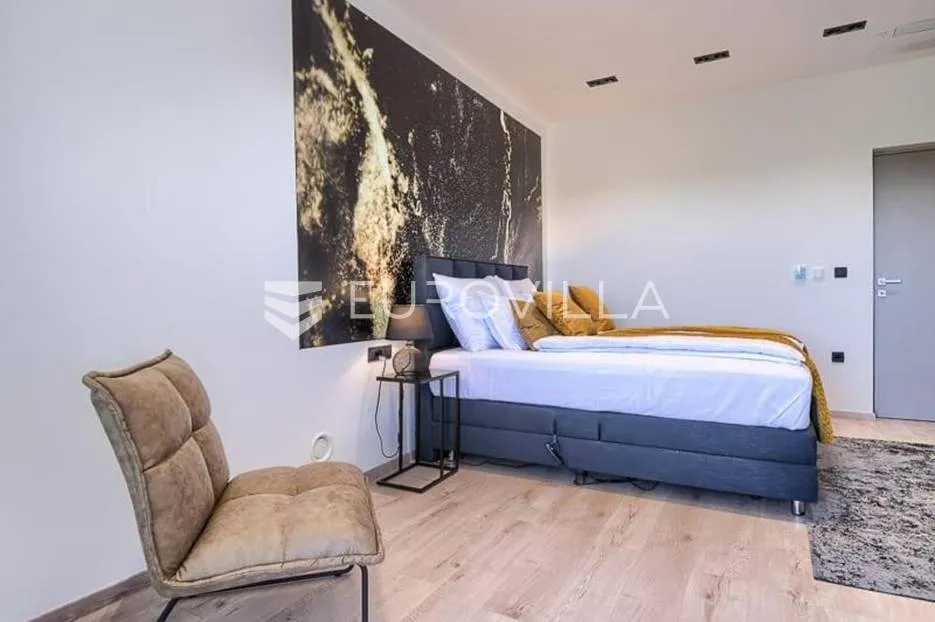 istra, rakalj, prekrasna vila s pogledom na raški zaljev nkp 270 m2 - slika 9