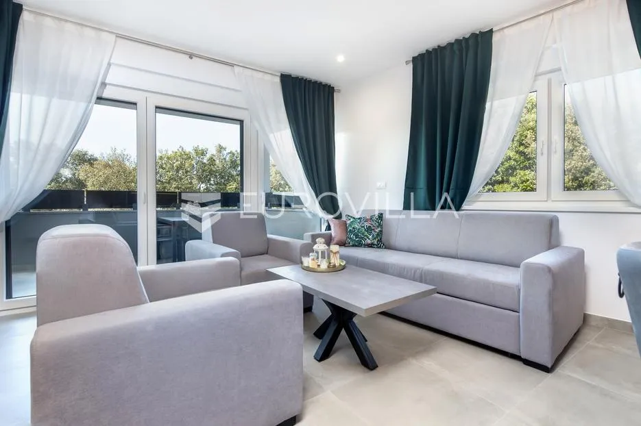 istra, okolica rovinja, predivan namješten dvosoban stan 85 m² 800m od mora - slika 3