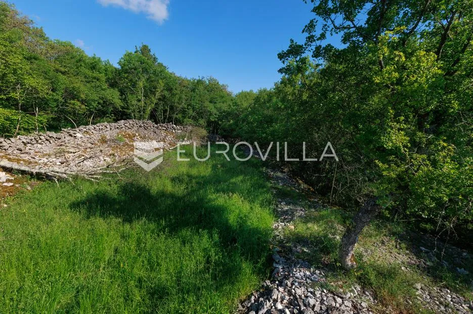 otok krk, gostinjac, ucrtana starina i 3 građevinske čestice površine 950 m² - slika 10