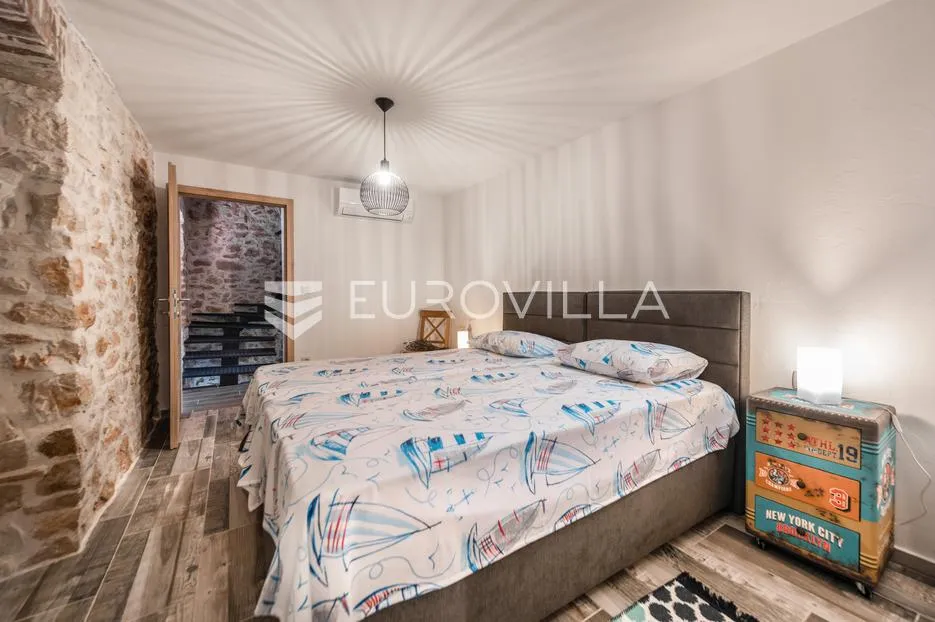 istra, umag, autentična istarska kamena kuća 260 m², okružena zelenilom, 1349 m² okućnice - slika 32