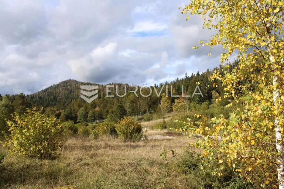 Fužine, predivan ravan teren 726 m², blizini jezera Bajer