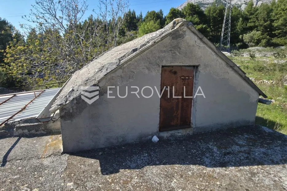 baška voda, zemljište s kućom za renovaciju i panoramskim pogledom na more - slika 13