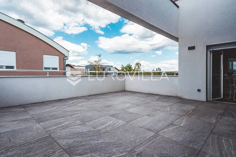 zagreb, maksimir, luksuzan četverosobni penthouse s dvije terase 137 m² - slika 12